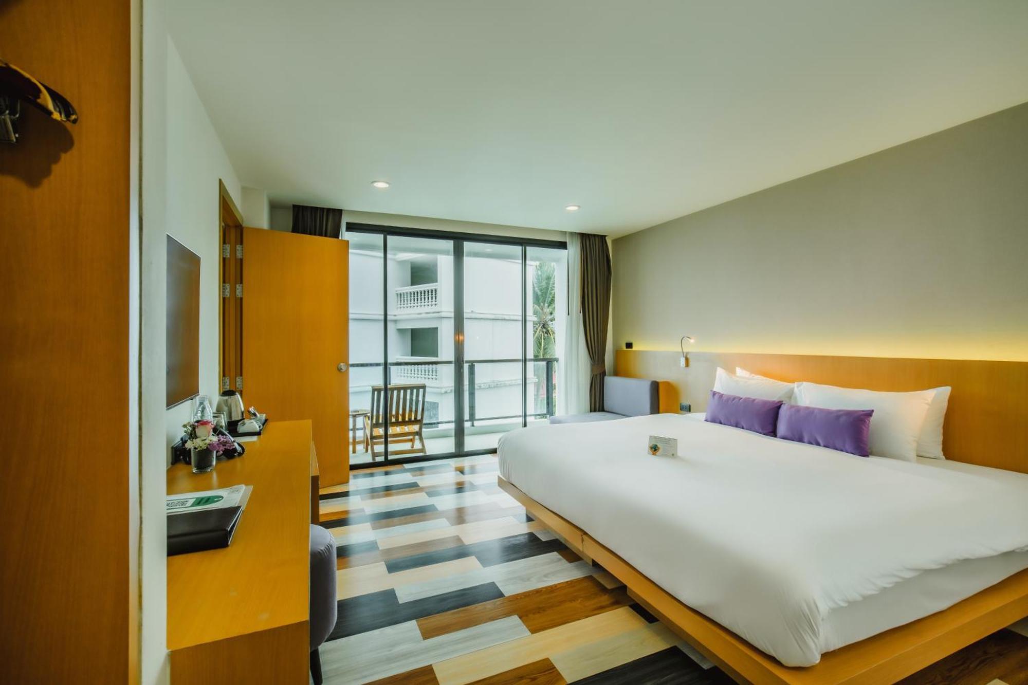 The Lunar Patong Экстерьер фото