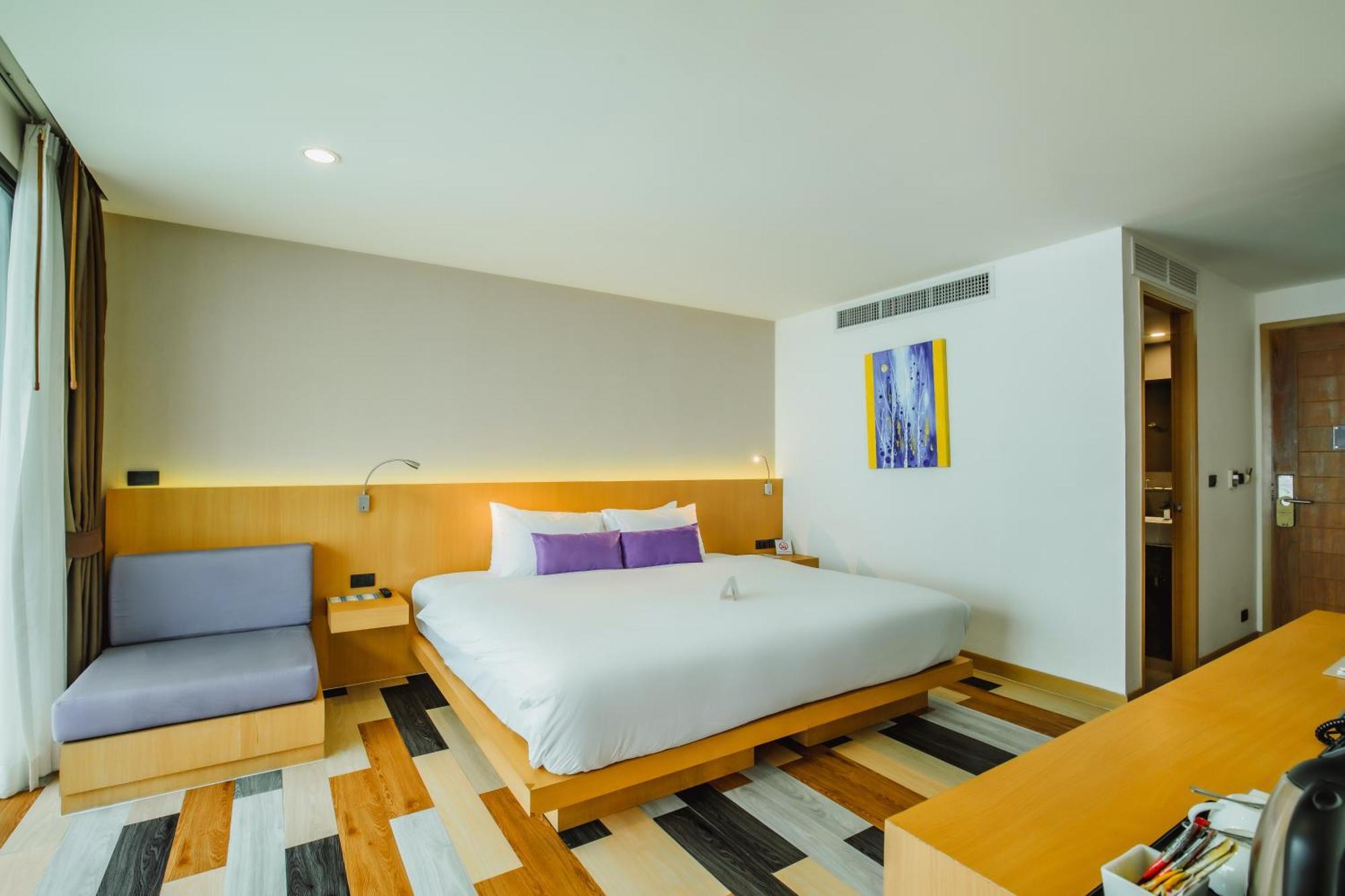The Lunar Patong Экстерьер фото
